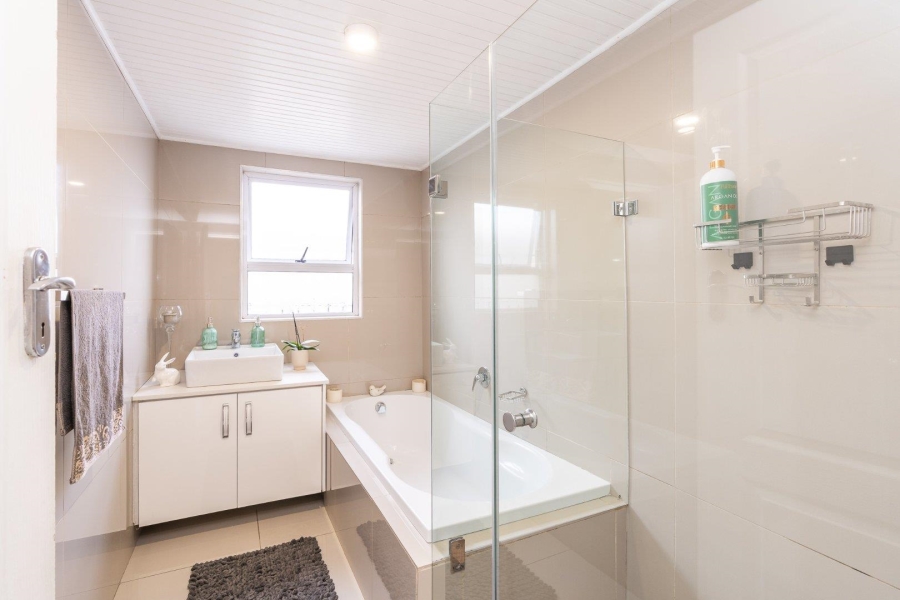 3 Bedroom Property for Sale in Bothasig Western Cape